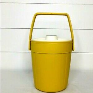 Vintage Rubbermaid Ice Bucket